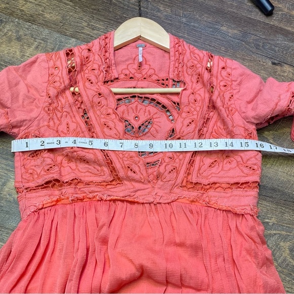 Free People in Dreamland Crochet Knit Dress Coral Size 0 Boho Hippie Artsy Flowy - Picture 5 of 13